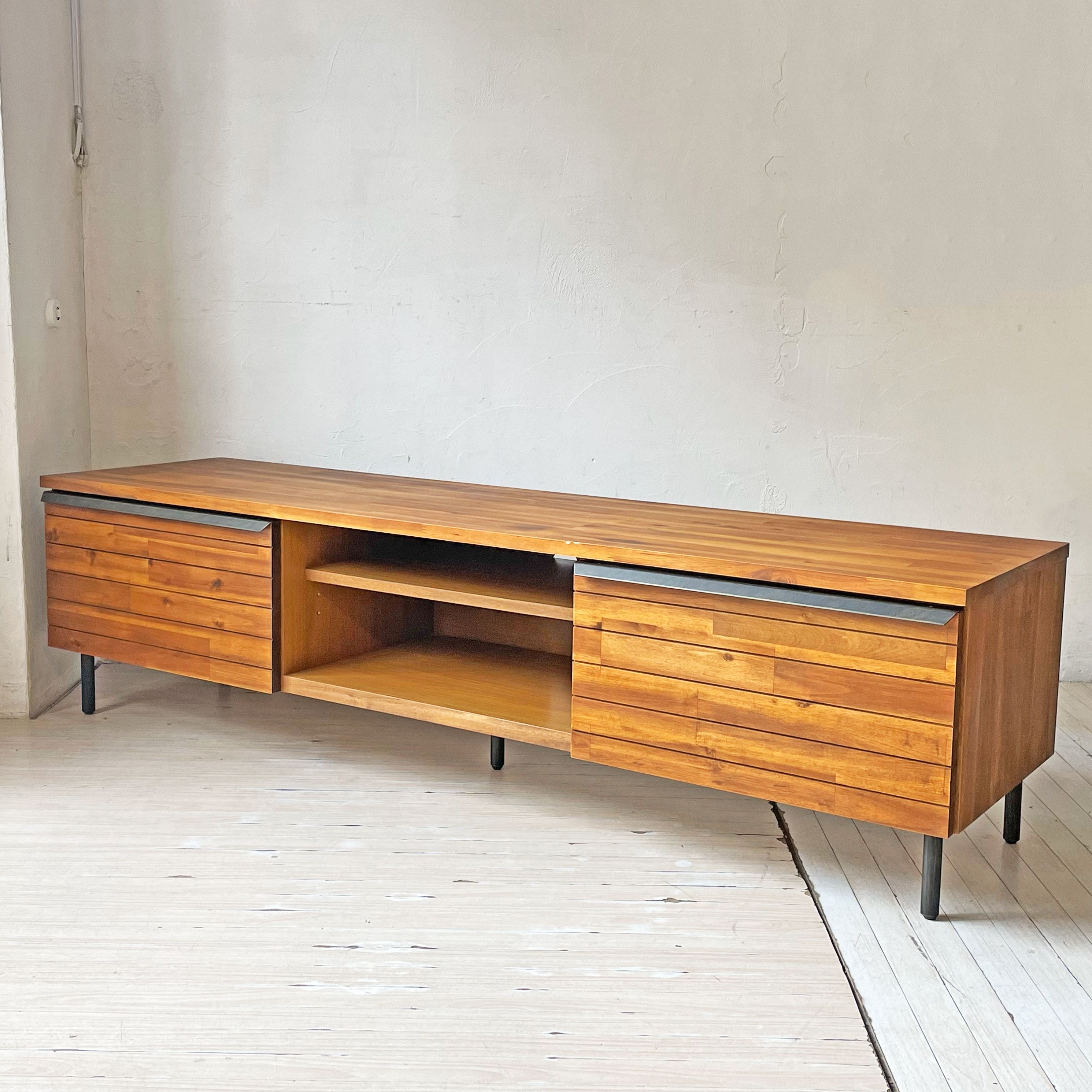 【下北沢店】ウニコ unico スウェラ SWELLA TVボード アカシア材 無垢材 W160cm 買取させていただきました。