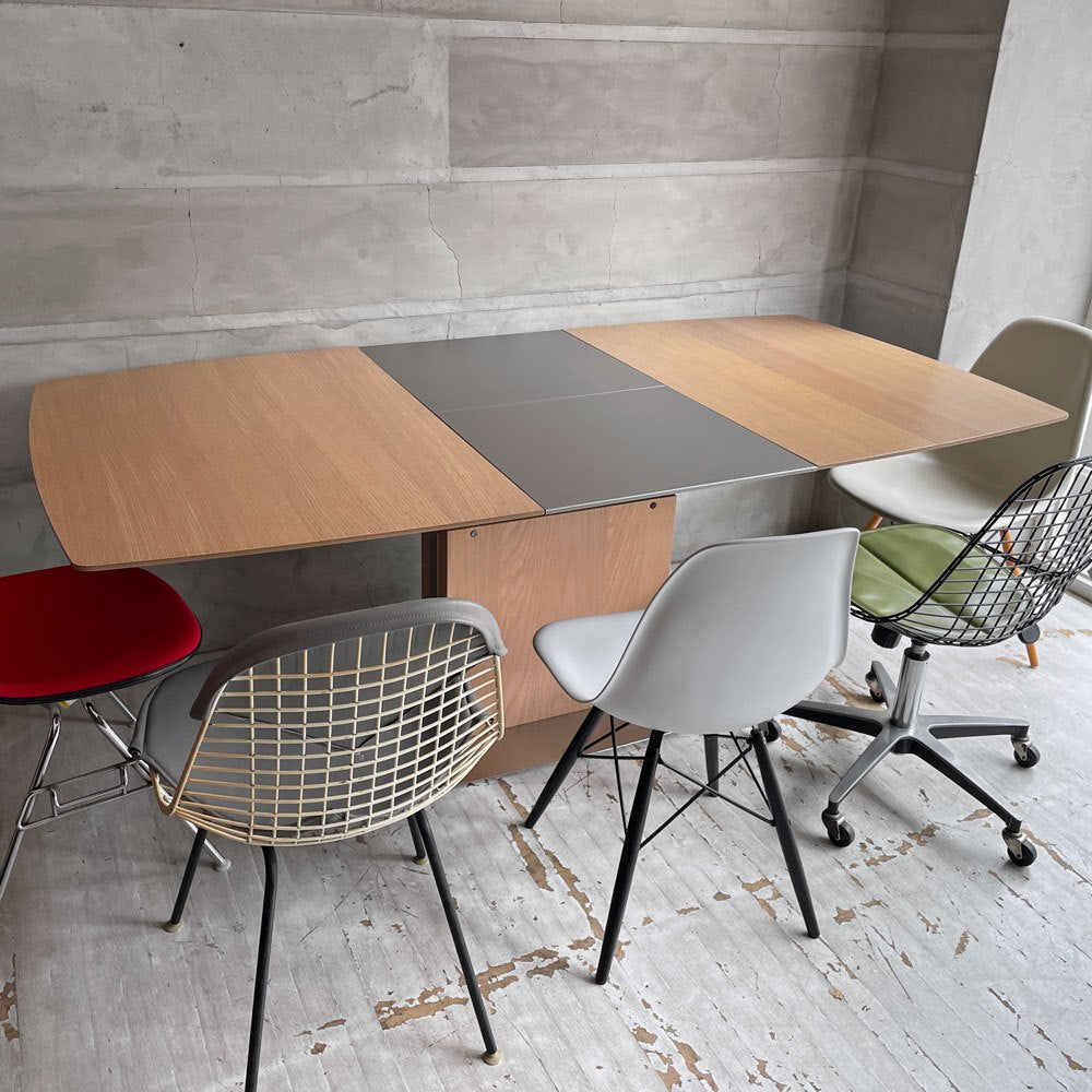 【学芸大学店】ボーコンセプト BoConcept オッカ Occa エクステンション ダイニングテーブル 伸長式 オーク材 シルバー モダンデザイン 廃番 買取させていただきました。