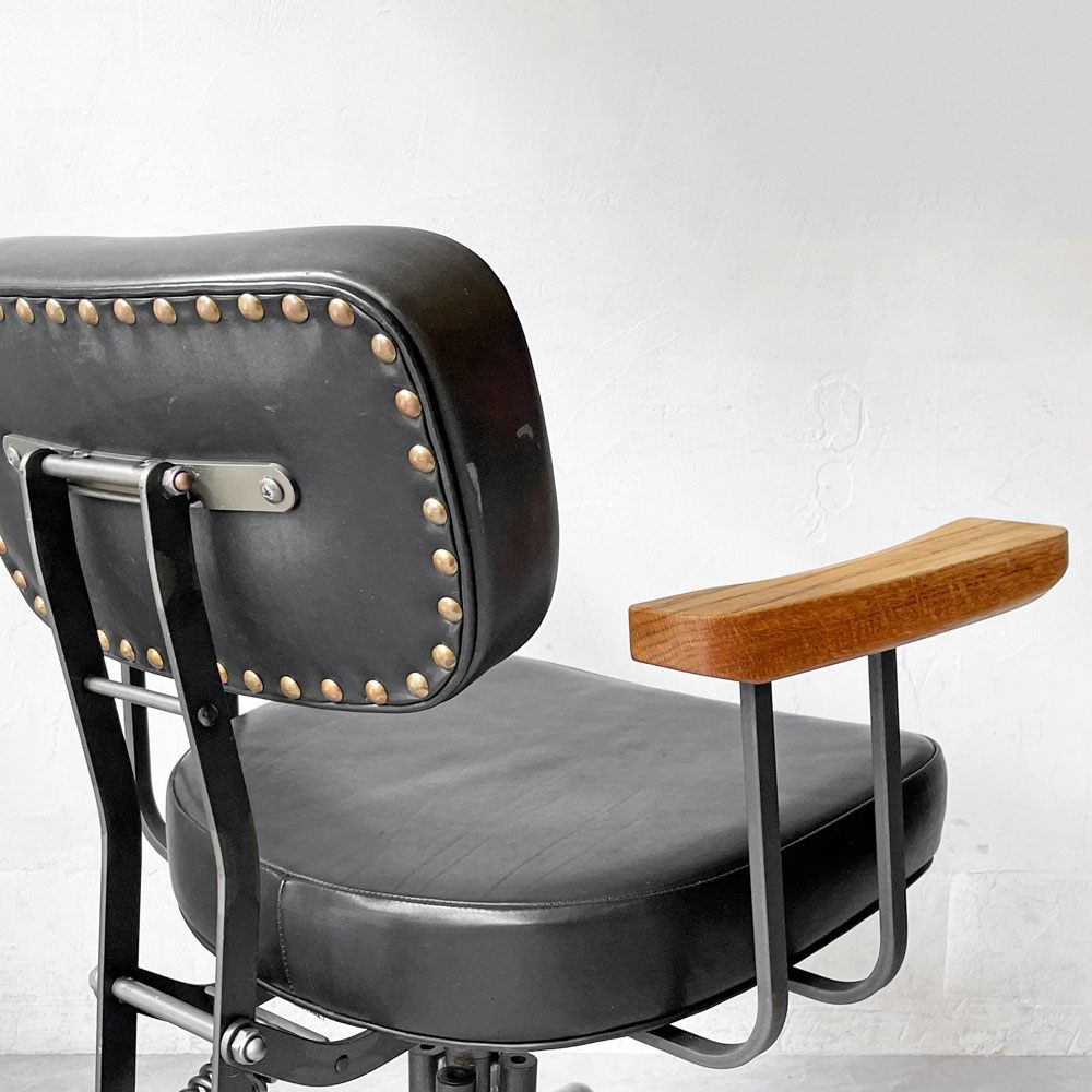 【下北沢店】トラックファニチャー TRUCK FURNITURE デスクワークチェア DESKWORK CHAIR アーム付き 本革 昇降機能 キャスター付き 買取させていただきました。