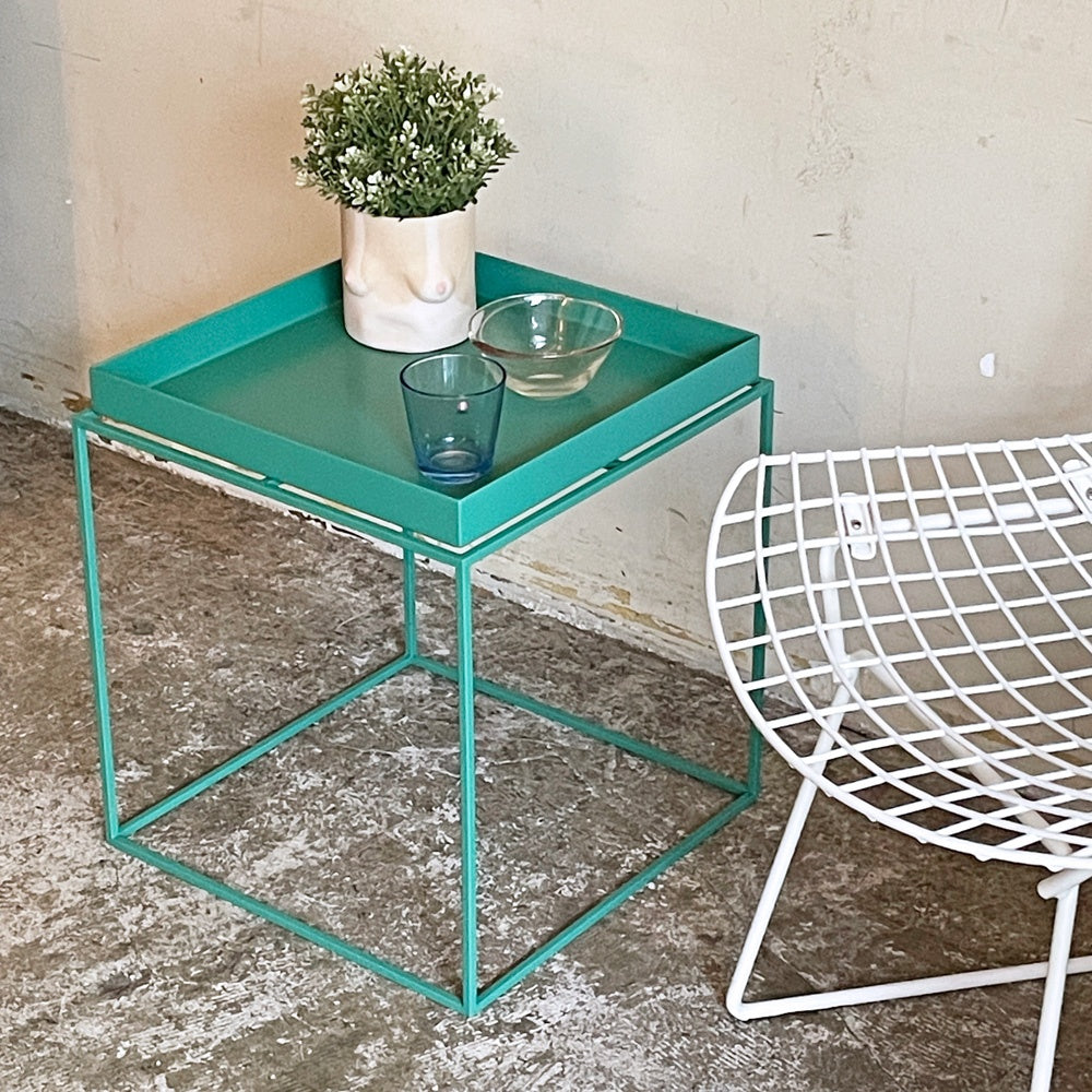 【自由が丘店】ヘイ HAY トレイテーブル Tray Table M ペパーミントグリーン コーヒーテーブル サイドテーブル スクエア 2Way W40cm デンマーク 北欧家具 モダン 定価￥42,900- 買取させていただきました。