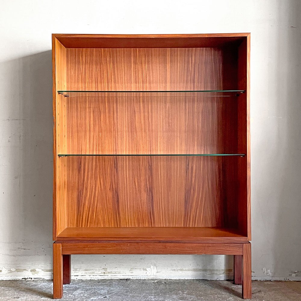 【自由が丘店】スタバートン STAVERTON チーク材 オープンシェルフ ガラス棚 ブックケース 本棚 飾り棚 Ｗ91.5cm UKビンテージ 英国家具 希少 買取させていただきました。