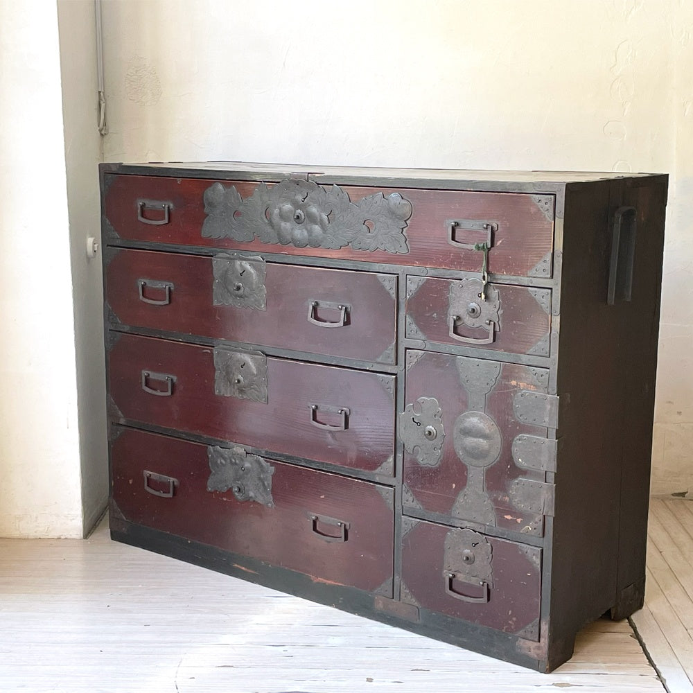 【下北沢店】ジャパンビンテージ Japan Vintage 仙台箪笥 かくし収納・鍵付き 鉄金具 時代箪笥 和家具 民芸家具 古家具 伝統工芸 買取させていただきました。