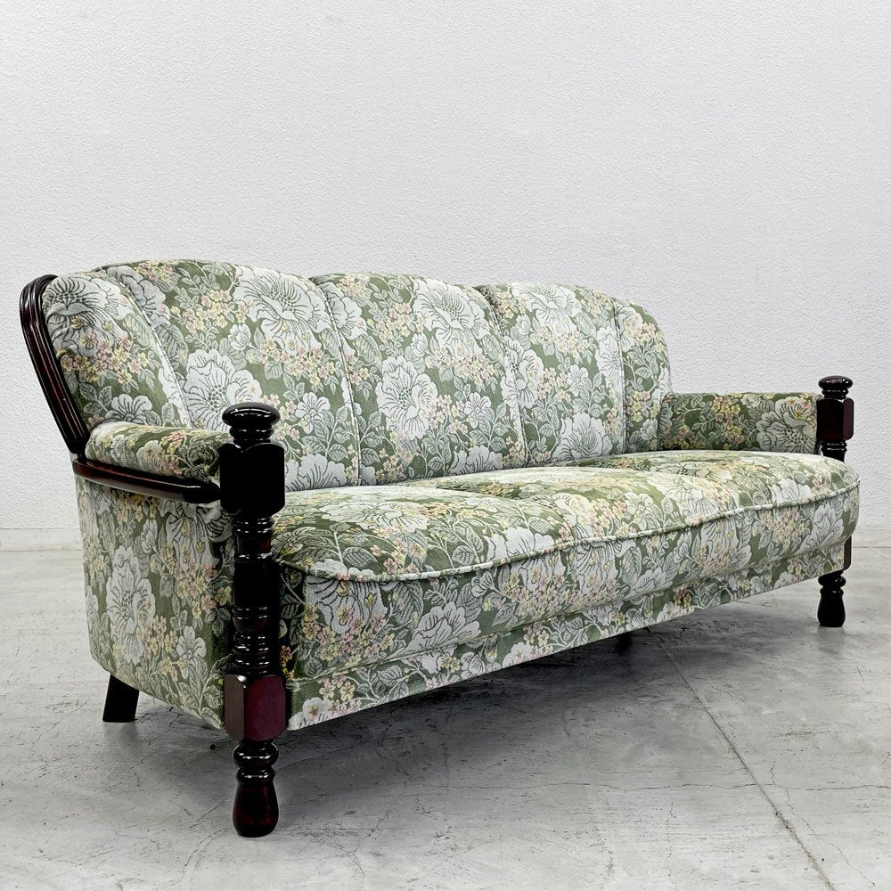 カリモク karimoku 肘掛け長椅子 3シーターソファ 金華山織布地 コサージュ・グリーン クラシカルスタイル 定価174,900円～ 日本の伝統が息づくソファで優雅な空間を。～