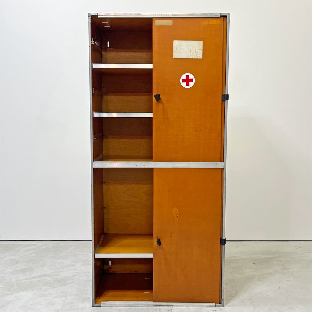 【祖師ヶ谷大蔵店】スウェーデン軍 ミリタリー メディカルキャビネット ウッドボックス シェルフ プライウッドｘアルミフレーム スライドドア 北欧ビンテージ 買取させていただきました。