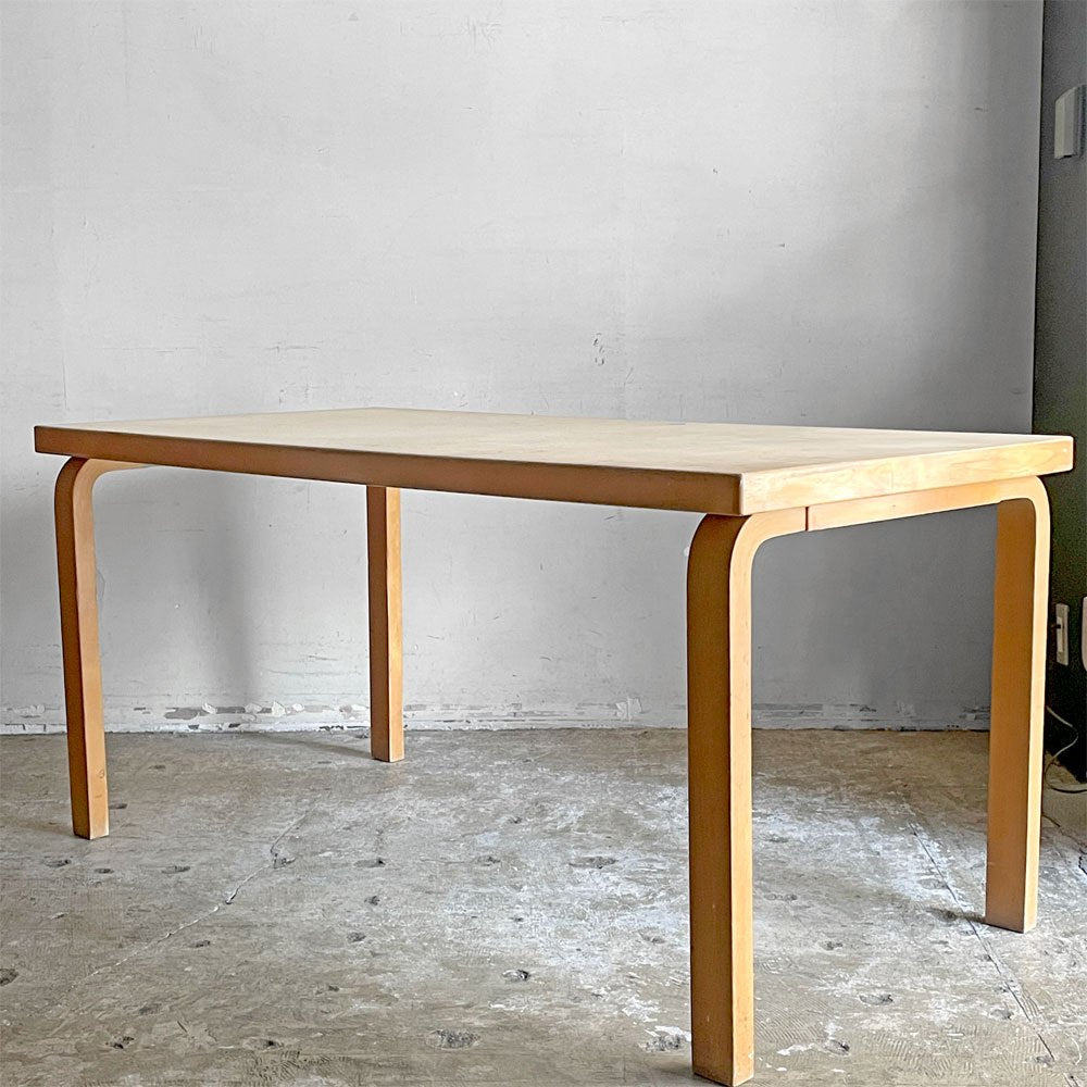【自由が丘店】アルテック artek ビンテージ 81A ダイニングテーブル リノリウムトップ アルヴァ・アアルト Alvar Aalto フィンランド 北欧家具 買取させていただきました。