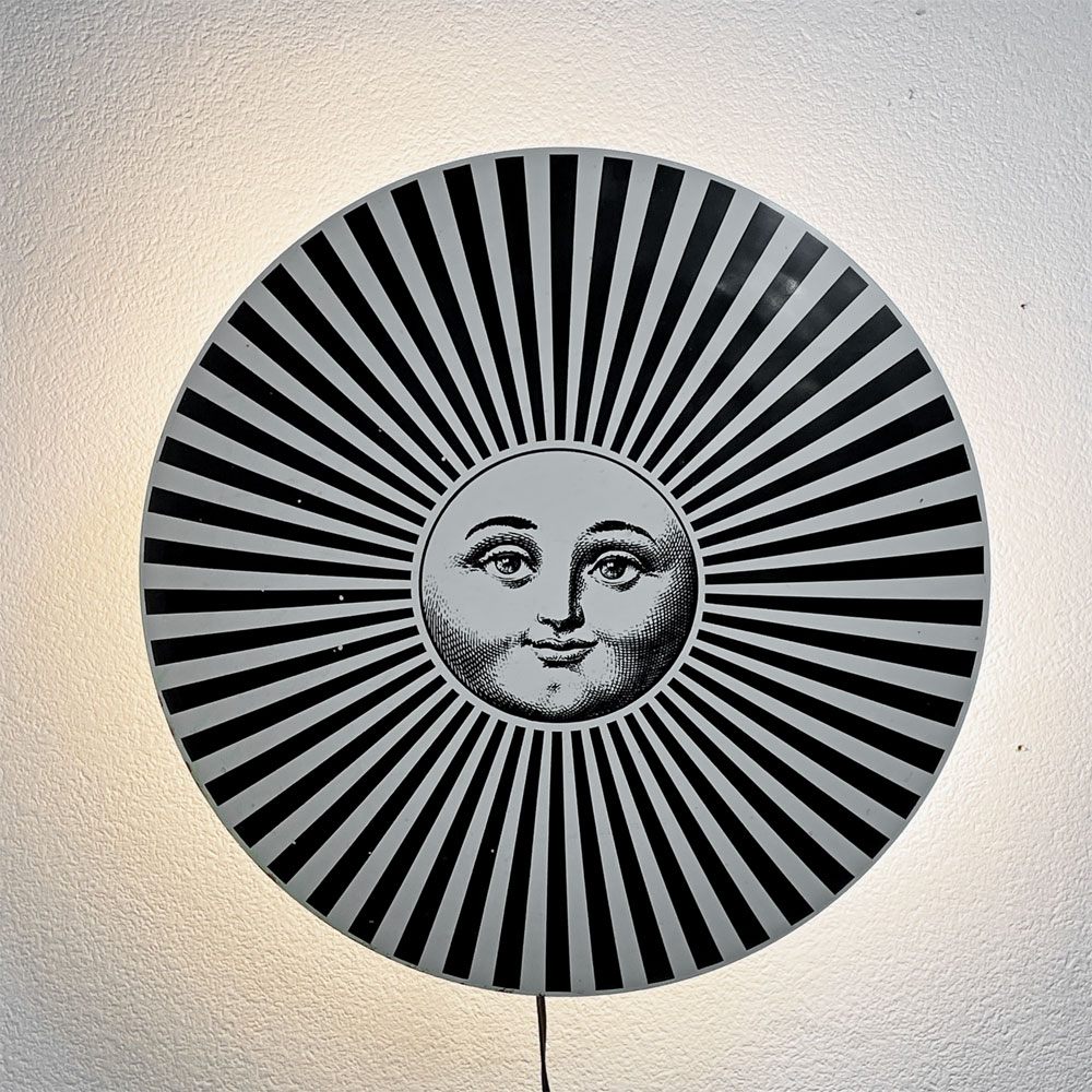 【祖師ヶ谷大蔵店】フォルナセッティ Fornasetti ソーリ・ア・ヴェンターリオ Soli e Ventaglio ビンテージ ウォールランプ Wall lamp 照明 買取させていただきました。