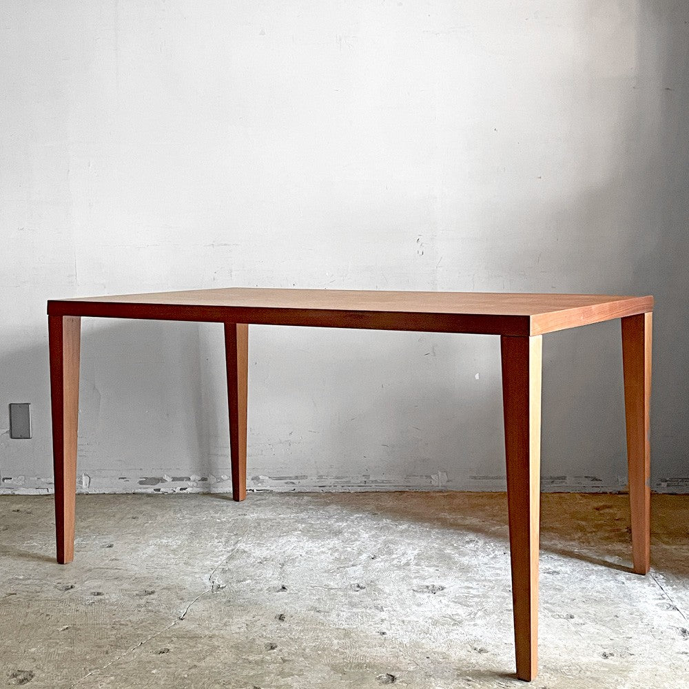 【自由が丘店】アクタス ACTUS エフビー FB ダイニングテーブル ウォールナット材 テーパーレッグ W135cm ナチュラルモダンデザイン 買取させていただきました。