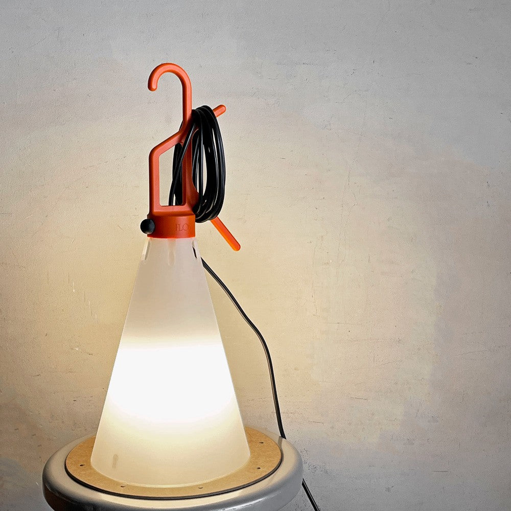 【自由が丘店】 フロス FLOS メイデイ MAYDAY マルチライト スタンドライト オレンジ コンスタンチン・グルチッチ Konstantin Grcic MoMA 名作照明 定価￥28,600- 買取させていただきました。