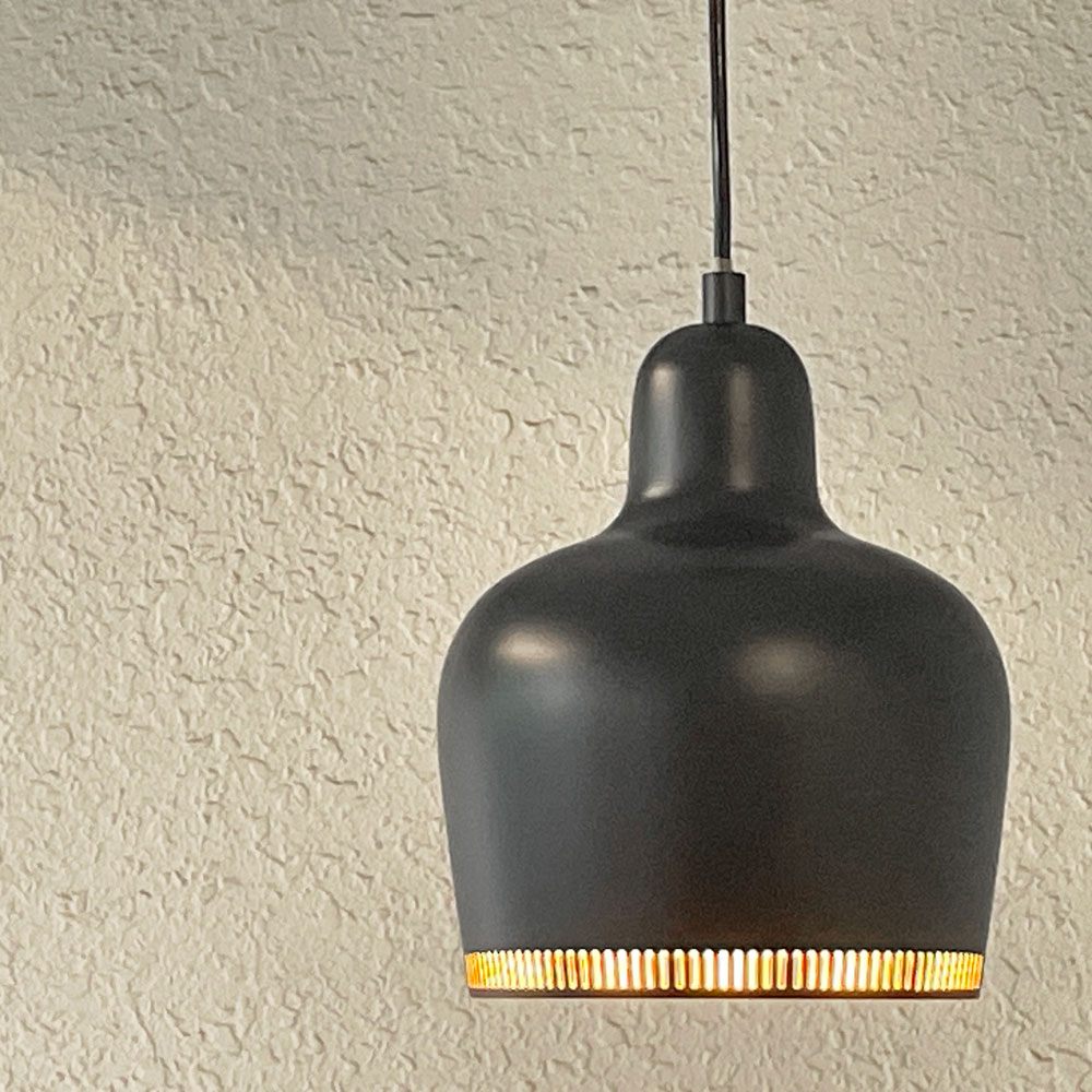 【用賀店】アルテック artek A330S ペンダントライト ゴールデンベル Golden Bell ブラック Φ17cm アルヴァ・アアルト モダン 北欧照明 定価￥80,300-  買取させていただきました。