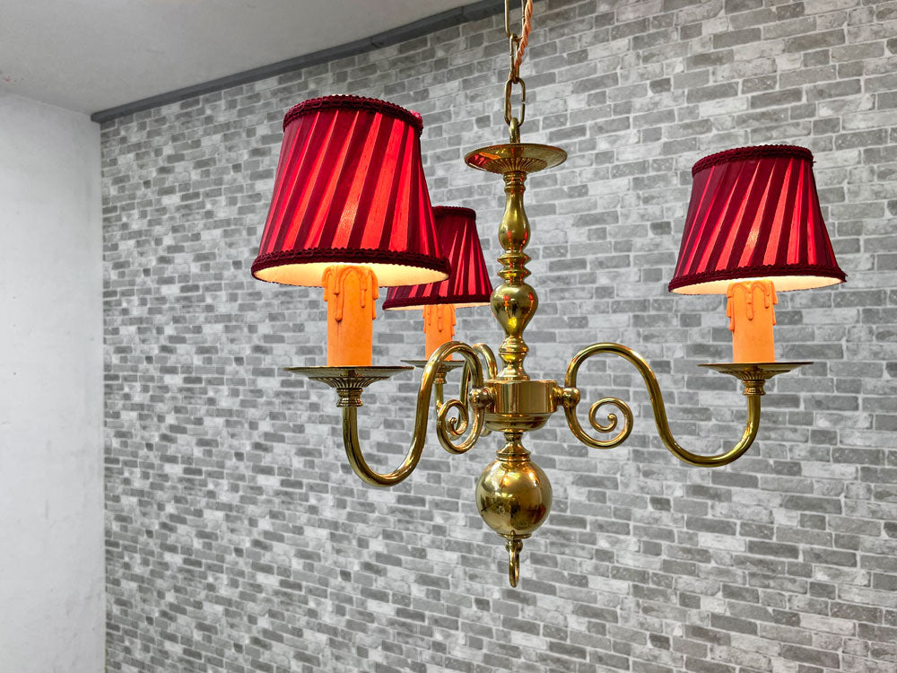 ワッツ Watts シャンデリア 3灯 ペンダントランプ 布シェード 真鍮色 クラシカル アンティークスタイル 中古品 買い取りしました。
