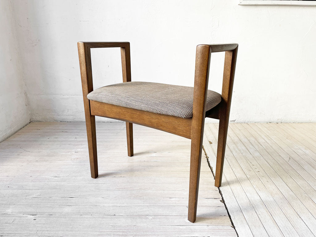 シラカワ家具 Shirakawa S-273A エントランスチェア アームスツール レッドオーク材 飛騨家具 定価￥55,000- 中古品 買い取りしました。