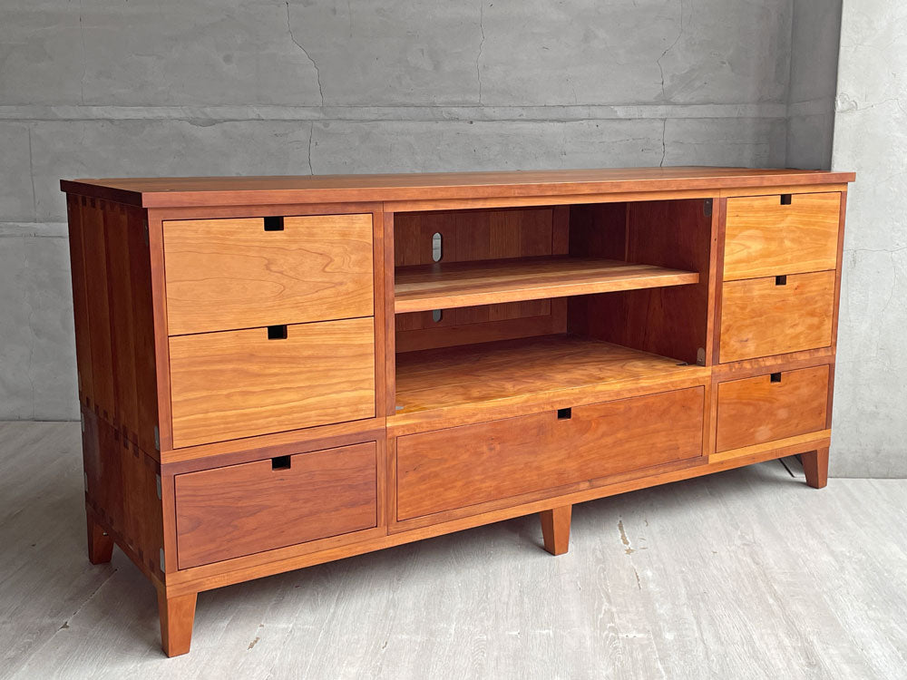 北の住まい設計社 KITANOSUMAISEKKEISHA ニューフレームテレビキャビネット NEW FLAME TV CABINET チェリー無垢材 オーダー品 参考定価 約40万円 中古品 買い取りしました。