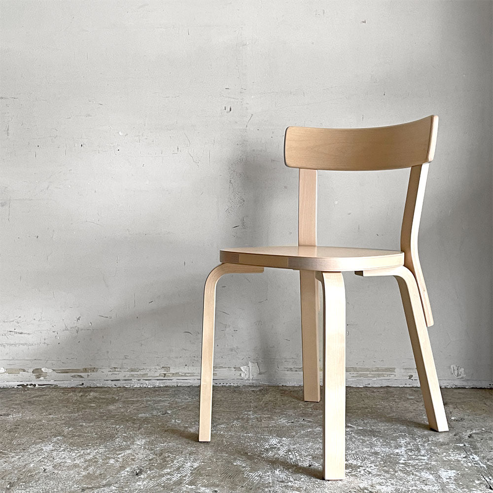 【自由が丘店】アルテック artek チェア 69 ダイニングチェア ナチュラル ラッカー アルヴァ・アアルト フィンランド 定価￥64,900- 買取させていただきました。