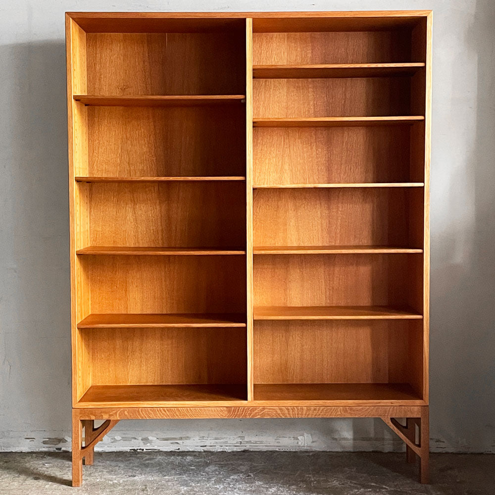 【自由が丘店】FDBモブラー FDB mobler model.154 ブックシェルフ 本棚 オーク材 ボーエ・モーエンセン Borge Mogensen W122 x H160 cm デンマーク 北欧家具 買取させていただきました。