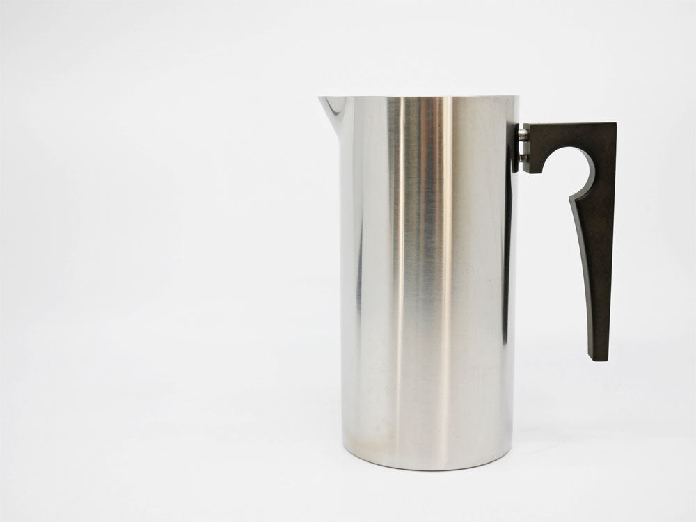 ステルトン stelton シリンダライン Cylinda-Line AJジャグ AJ jug アイスリップ付 H16cm 廃番サイズ アルネ ヤコブセン 北欧 デンマーク 中古品 買い取りしました。