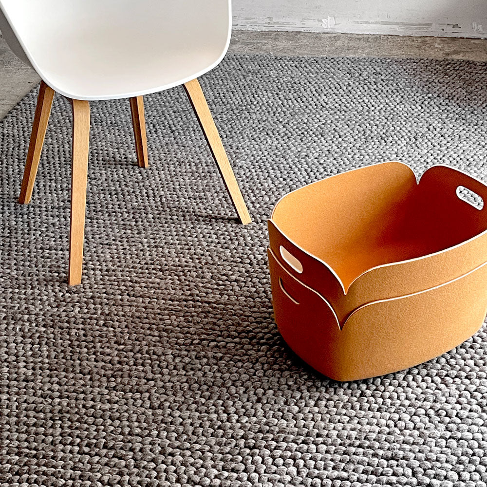 ヘイ HAY ピーズ PEAS ラグマット 170x240 ウールフェルト ダークグレー 北欧モダン デンマーク　～まめに紡ぐ北欧デザイン～