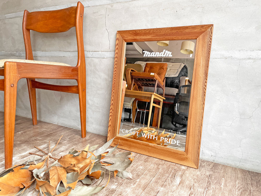 エムアンドエム ファニチャー M&M FURNITURE ウォールミラー 壁掛け鏡 サンドブラスト加工ロゴ入り 店舗什器 中古品 買い取りしました。