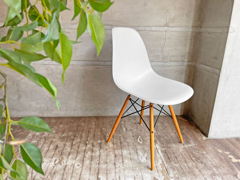 ヴィトラ Vitra サイドシェルチェア ドゥエルレッグ ポリプロピレン製 ホワイト C&R イームズ ミッドセンチュリーデザイン 中古品 買い取りしました。