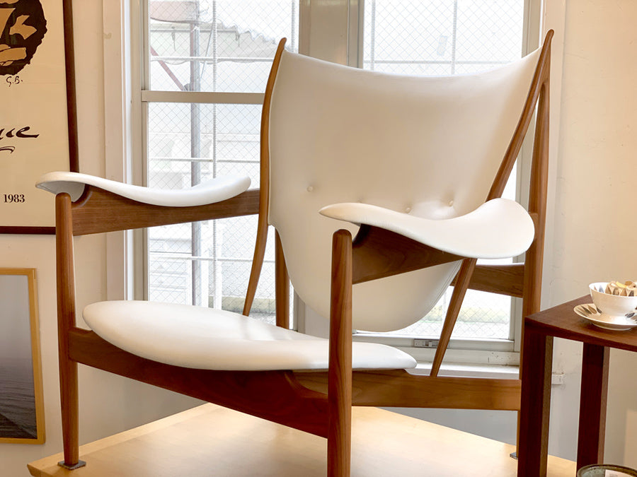 ワンコレクション Onecollection チーフテン チェア Chieftain Chair ラウンジチェア ウォールナット材 本革 ホワイト フィン・ユール Finn Juhl デンマーク製 ～北欧デンマークの象徴的な家具デザイン～