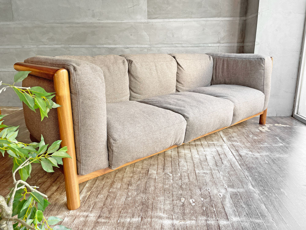 タイムアンドスタイル TIME & STYLE スイート The Suite room 3Pソファ 3人掛け ウォールナット無垢材 グレーブラウン系 ファブリック モダンスタイル 中古品 買い取りしました。