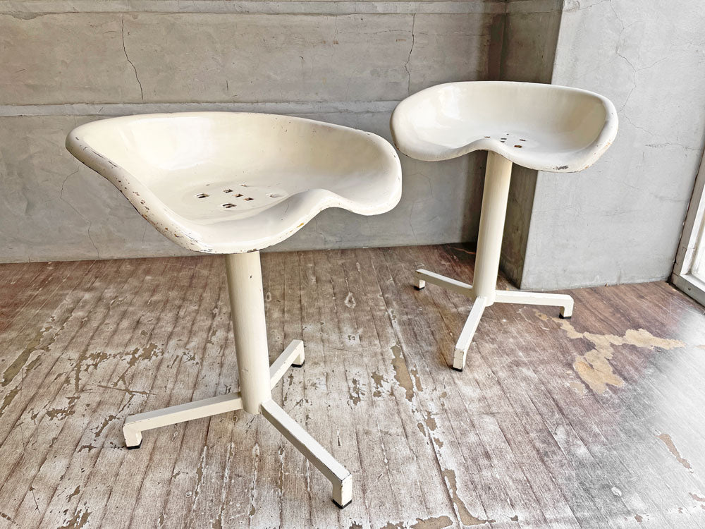 フランスビンテージ French Vintage アイアンスツール ホワイトペイント シャビーシック インダストリアル 店舗什器 2脚 中古品 買い取りしました。