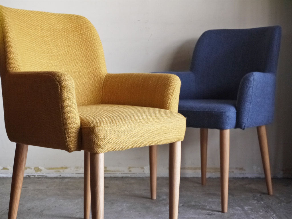 イデー IDEE リエーヴル LIEVRE アームチェア オーク無垢材 ナチュラルレッグ マスタード ＆ ネイビー 中古品 買い取りしました。