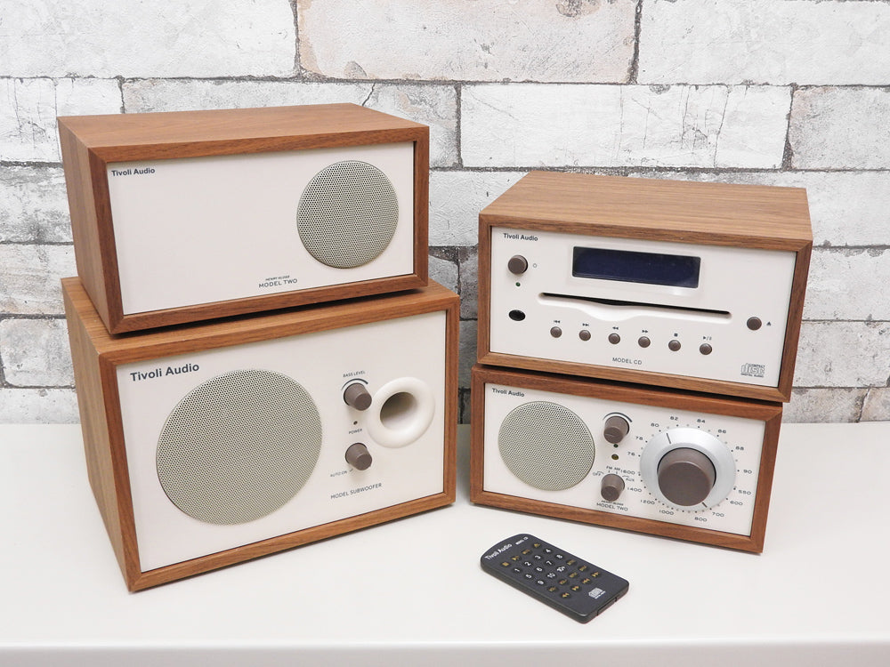 チボリ オーディオ Tivoli Audio MODEL TWO MODEL CD ラジオ サブウーファー スピーカー ヘンリークロス オーディオセット クラシックウォールナット×ベージュ 元箱付  中古品 買い取りしました。