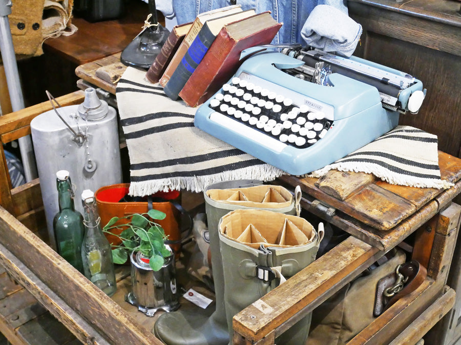 フランスビンテージ トローリーテーブル ローテーブル ワゴン ファクトリーテーブル 古材 インダストリアル ～可能性を秘めたトローリー～