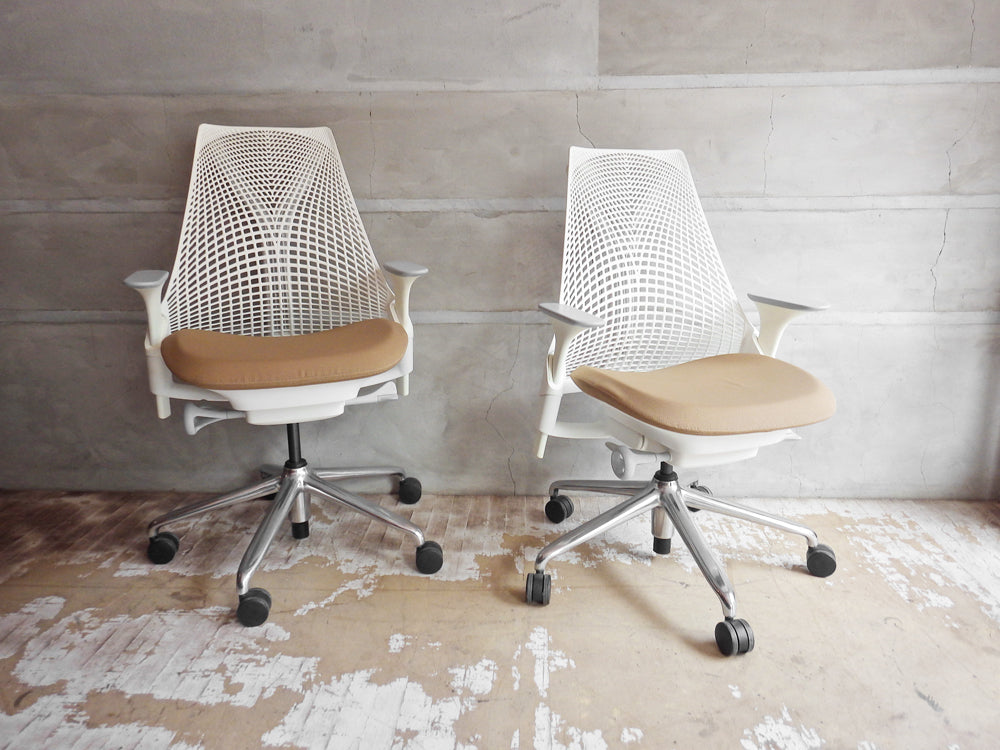 ハーマンミラー Herman Miller セイルチェア SAYL Chair デスクチェア イヴ・ベアール スタジオホワイト 定価￥112,200- 2脚 中古品 買い取りしました。