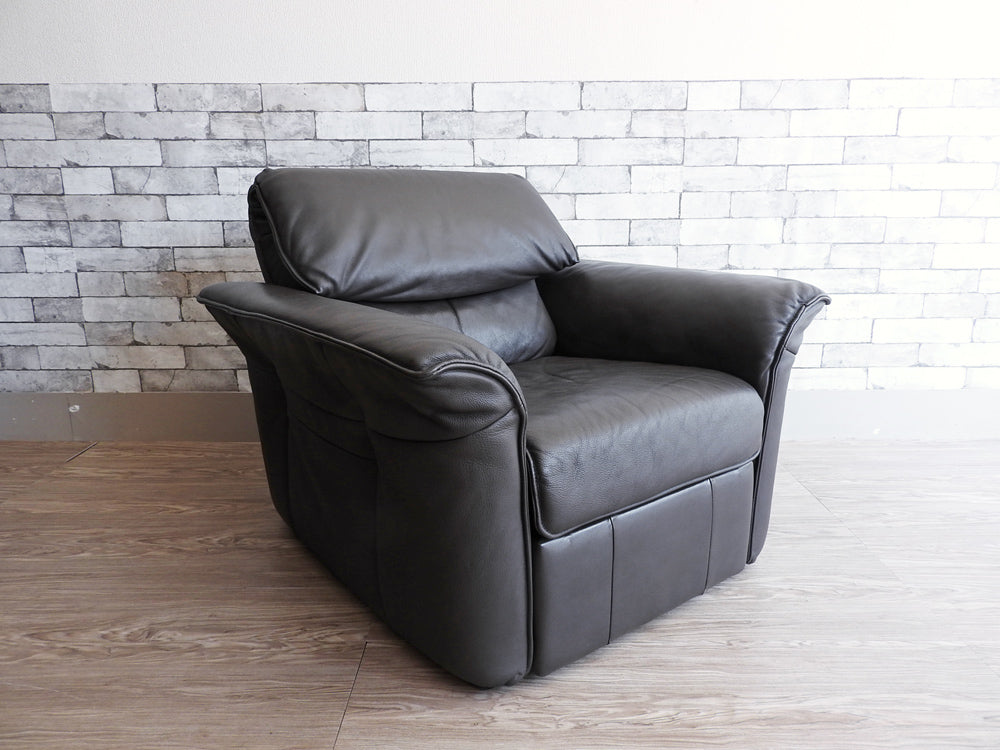 フクラ HUKLA ハモンド HAMMOND 1P Reclining Sofa 1人掛け リクライニングソファ 本革（ セミアニリン牛革 ） 定価￥326,700- 現行モデル ラウンジチェア  中古品 買い取りしました。