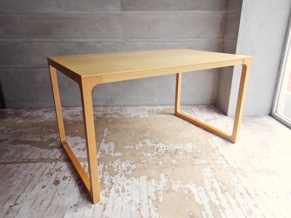 イデー IDEE マルー MALUH ダイニングテーブル ホワイトアッシュ材 ナチュラル W130cm 廃盤カラー 定価:\121,000-  中古品 買い取りしました。