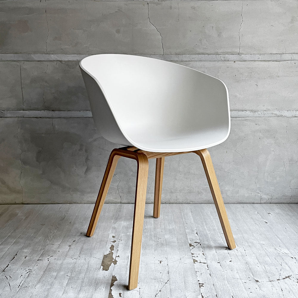【学芸大学店】ヘイ HAY アバウト ア チェア ABOUT A CHAIR AAC22 アームチェア ダイニングチェア メランジェクリーム ヒー・ウェリング 北欧モダン デンマーク 買取させていただきました。