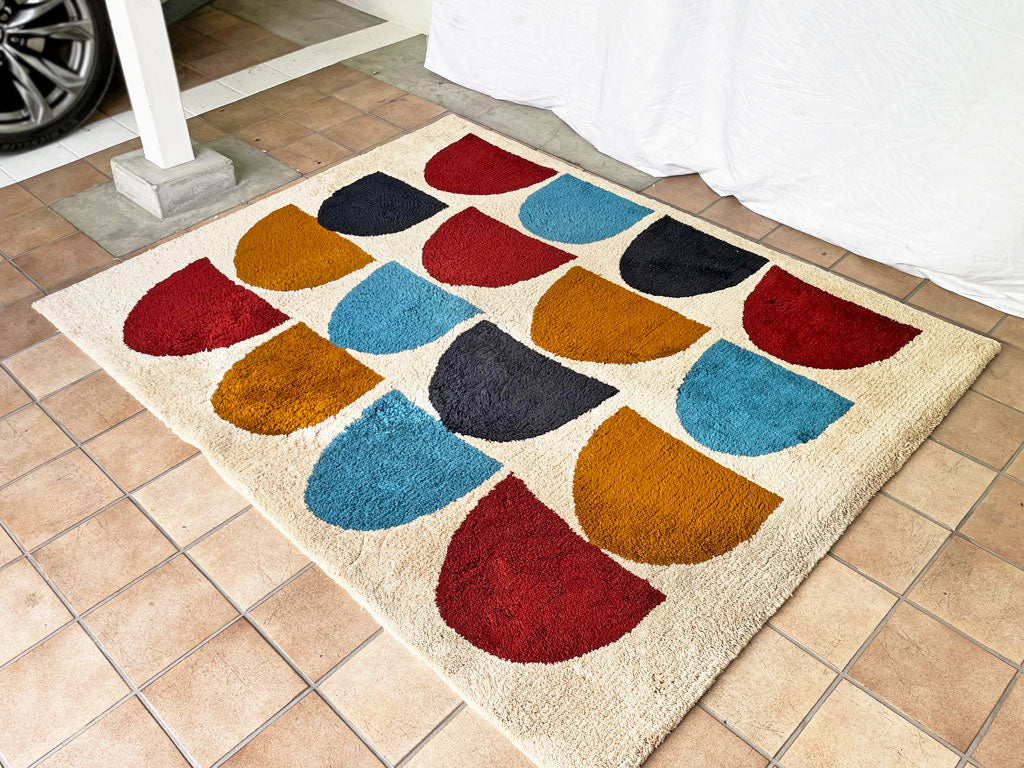 ウニコ unico クルホ KLUHO ハンドフックド ラグ 絨毯 PATTERN アクリル 北欧デザイン 140×180cm オーダー品 廃番  中古品 買い取りしました。