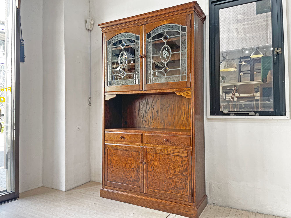 三越家具 ブルージュ Brugge プロパティ ステンドグラス キャビネット カップボード 食器棚 オーク無垢材 カントリーハウス 中古品 買い取りしました。