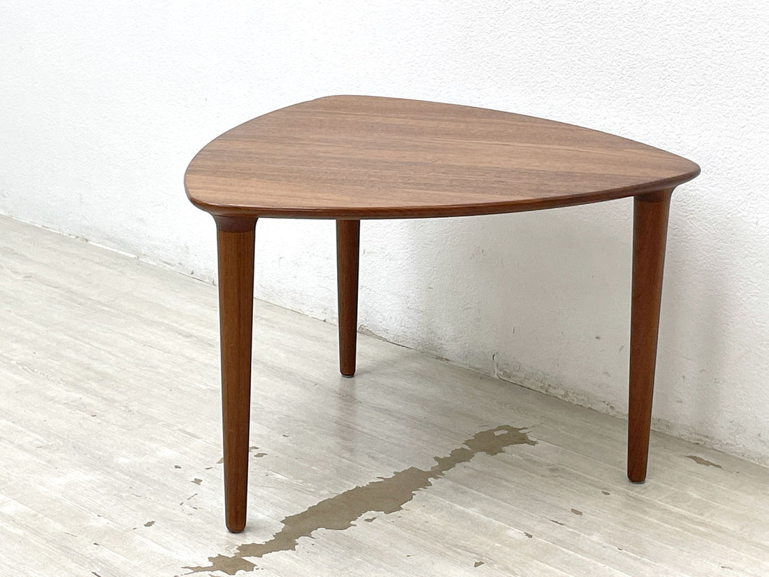北欧ビンテージ Scandinavian vintage サイドテーブル ナイトテーブル チーク材 三角 3本脚 W68cm 北欧家具  中古品 買い取りしました。