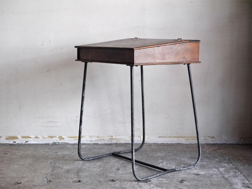 ヨーロッパビンテージ European Vintage ライティングデスク スラントトップ メタルレッグ アンティーク 中古品 買い取りしました。
