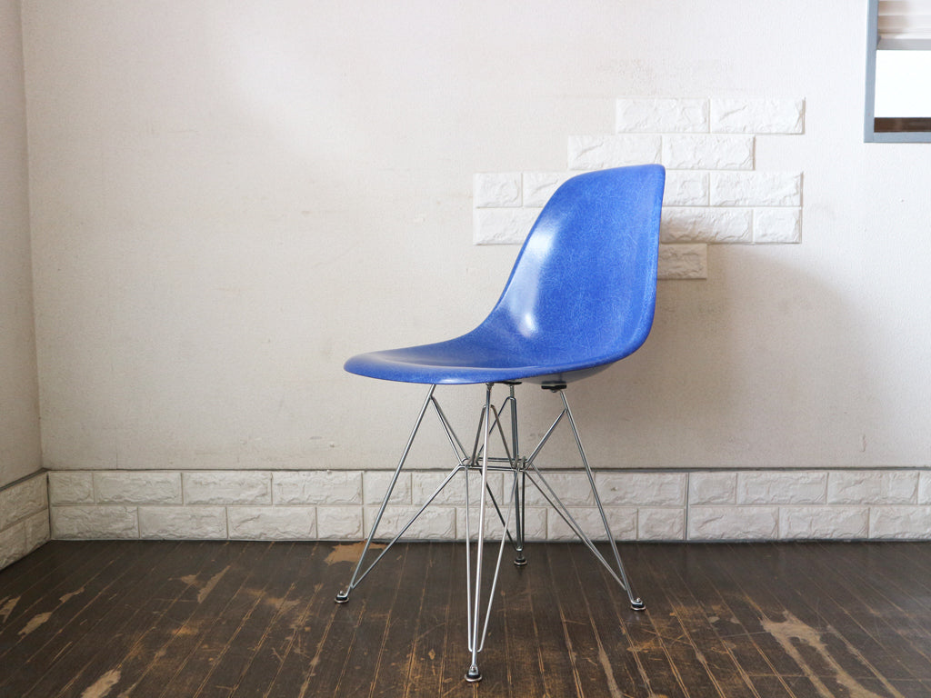 ハーマンミラー Herman Miller サイドシェルチェア 現行 FRP製 ブルー エッフェルベース C&Rイームズ ミッドセンチュリー　中古品  買い取りしました。