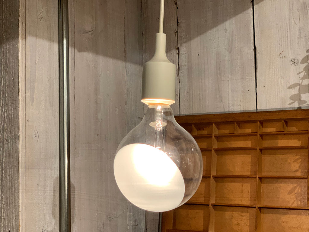 ムート MUUTO ペンダントライト ペンダント照明 E27 ホワイト マティアス・ストールボム 裸電球 ヤマギワ取り扱い デンマーク 買い取りしました。