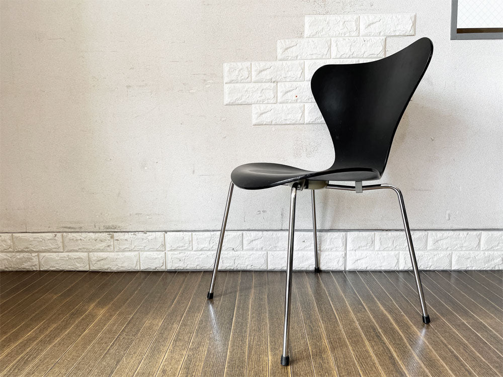 フリッツハンセン Fritz Hansen 3107 セブンチェア ラッカーブラック アルネ・ヤコブセン Arne Jacobsen デンマーク 北欧家具 定価￥81,180- 中古品  買い取りしました。
