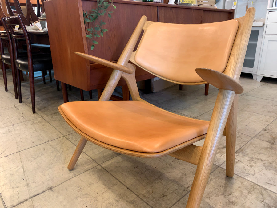 カールハンセン＆サン Carl Hansen & son ラウンジチェア CH28P オーク材 レザー ハンス・J・ウェグナー Hans J. Wegner デンマーク 北欧家具 ～流線形のウッドアームが目を惹くウェグナーの名作椅子～