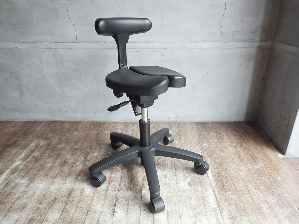 アーユルチェアー ayur chair オクトパス ブラック デスクチェア オフィスチェア キャスター 姿勢矯正 坐骨椅子 健康椅子 腰痛対策 体圧分散マット付 中古品 買い取りしました。