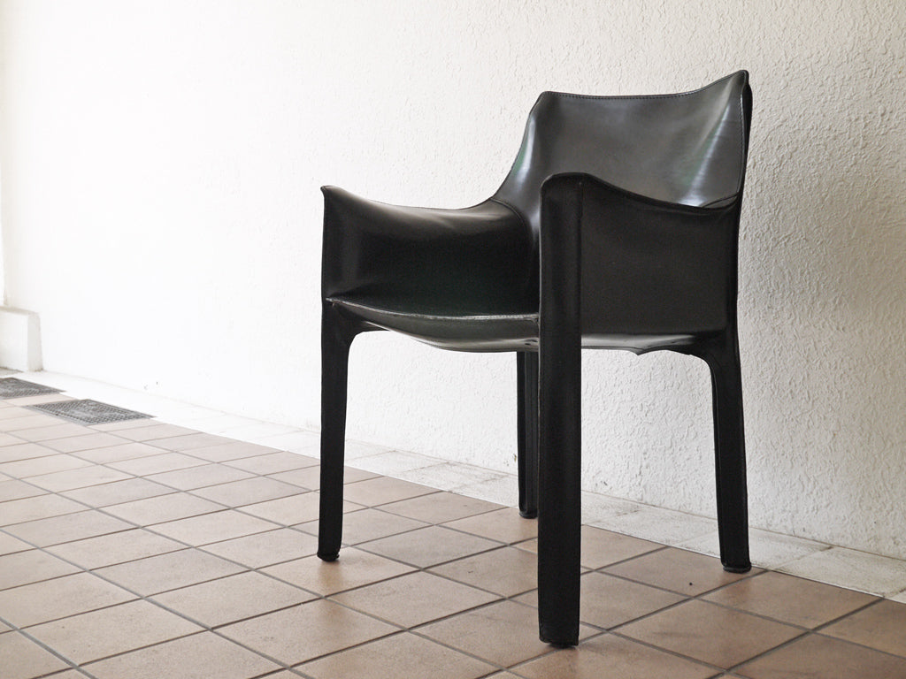 カッシーナ Cassina キャブ アームチェア 413 CAB 本革 ブラック マリオ・ベリーニ イタリア製 モダン MoMA B 中古品 買い取りしました。