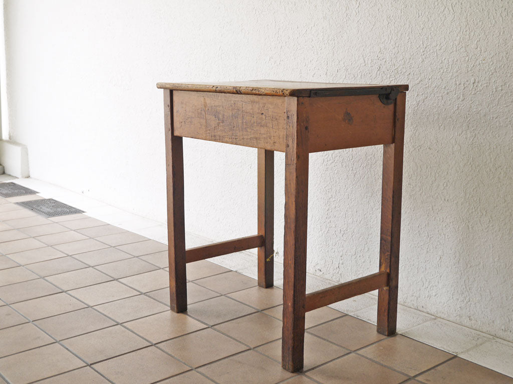 UKビンテージ UK vintage オーク材 スクールデスク フラップ収納付 W63cm 英国 アンティーク 中古品 買い取りしました。