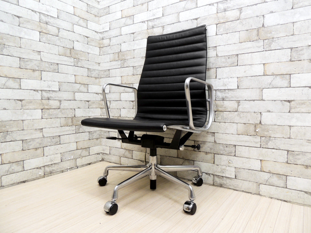ハーマンミラー Herman Miller アルミナムグループ エグゼクティブチェア 本革製 アルミバフ 手動昇降 チャールズ&レイ・イームズ キャスターチェア オフィスチェア 中古品 買い取りしました。