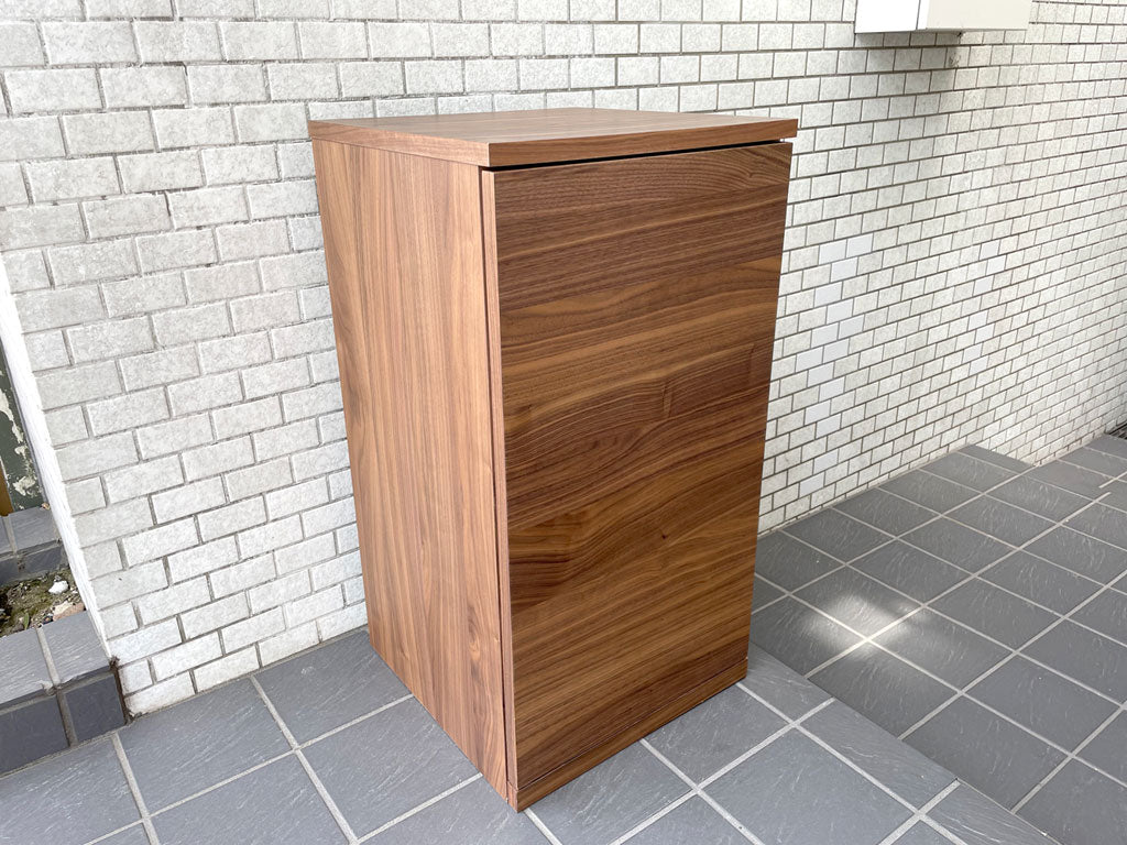 無印良品 MUJI 木製キャビネット 木扉 スリム ウォールナット材 W44 定価￥24,900- 中古品 買い取りしました。