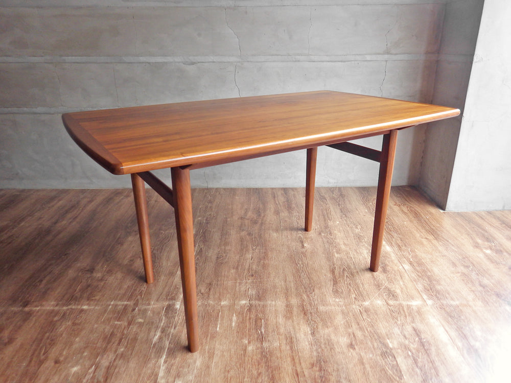 ウニコ unico ノルド NORD dining table ダイニングテーブル W125 北欧ビンテージスタイル ウォールナット材 廃番 中古品 買い取りしました。