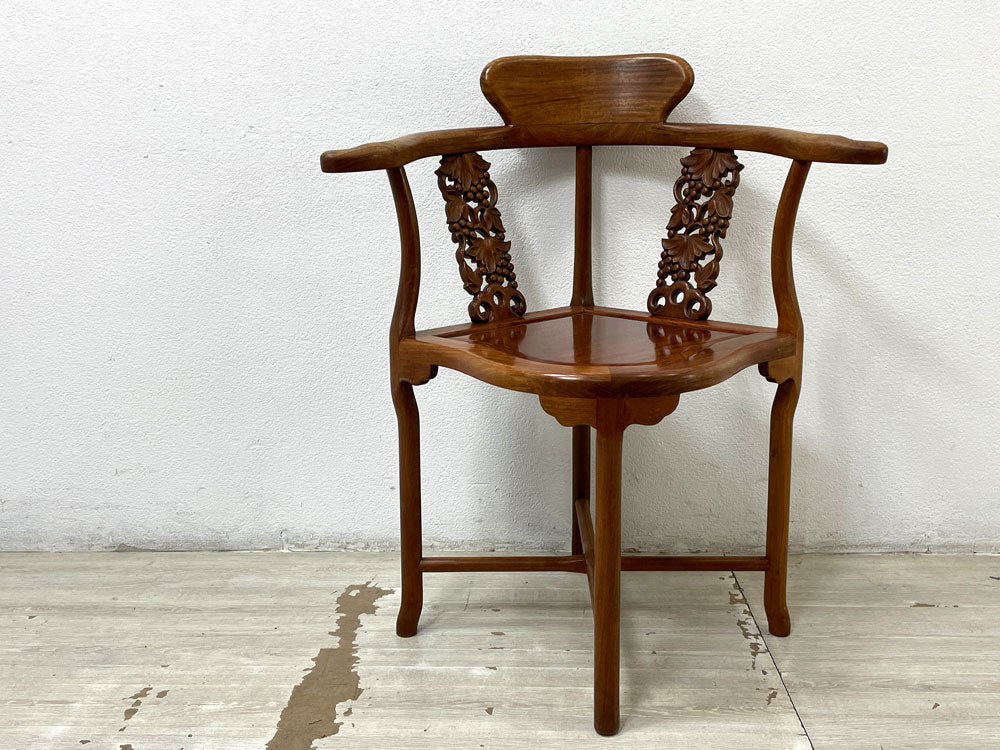 唐木家具 花梨 無垢材 アーム ダイニングチェア 透かし彫り シノワズリ 椅子 中古品 買い取りしました。