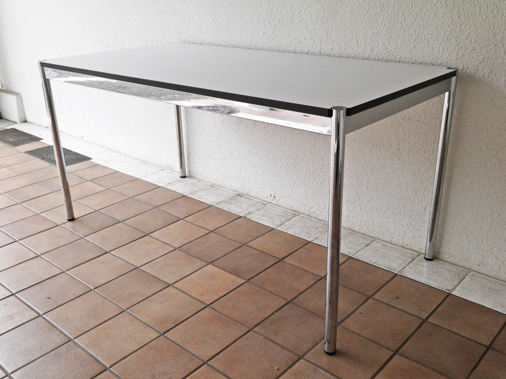 USMモジュラーファニチャー USMハラー USM Haller ワーキングテーブル カンファレンステーブル ダイニングテーブル W150cm ホワイトラミネート天板 中古品 買い取りしました。