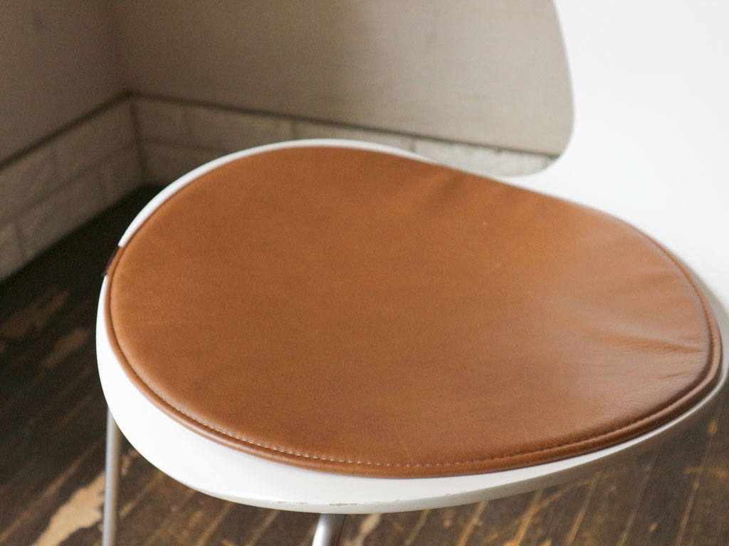 フリッツハンセン Fritz Hansen セブンチェア専用 シートクッション 本革 アルネヤコブセン   買い取りしました。