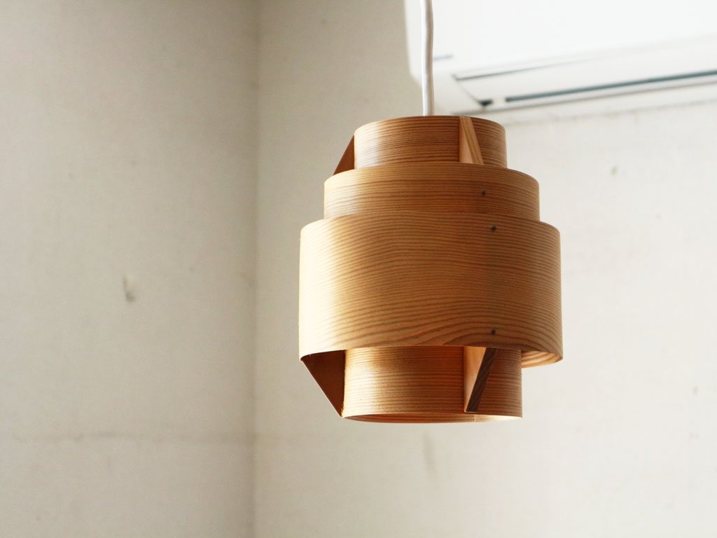 ヤマギワ YAMAGIWA ヤコブソンランプ JAKOBSSON LAMP ペンダントライト パイン材 ハンス・アウネ・ヤコブソン 北欧照明 スウェーデン Ｐ2420 現状品  買い取りしました。